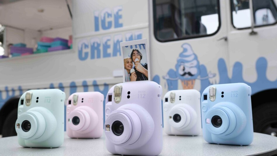 ÅRETS FOTO-/VIDEOPRODUKT 2023/2024: FUJIFILM INSTAX MINI 12