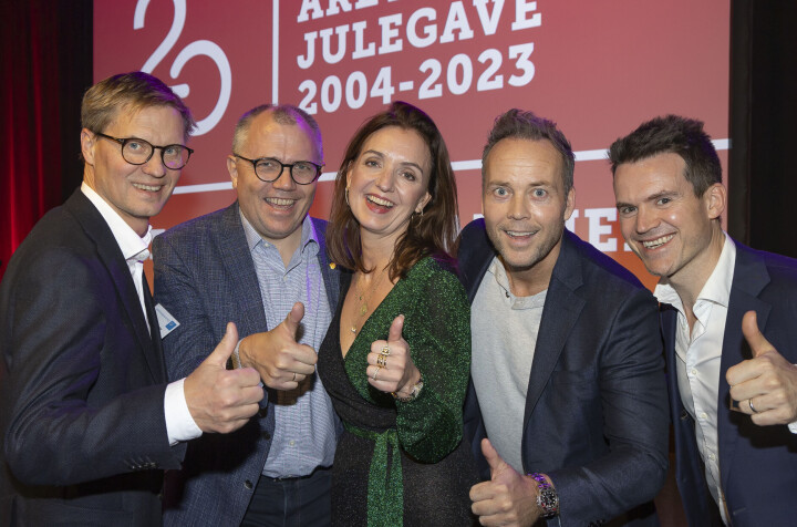 Toppsjefene samlet i fjor: Fra venstre Asle Bjerkebakke (Elon), Erlend Stefansson (Komplett), Linda Frid Andresen (Elkjøp), Anders Nilsen (Power) og Trygve Hillesland (NetOnNet). Foto: Tore Skaar