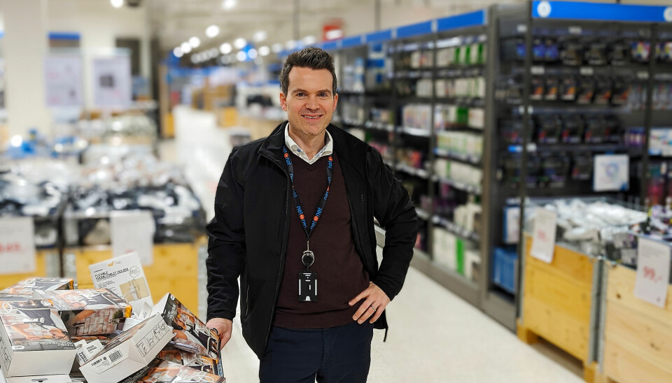 Administrerende direktør Trygve Hillesland i NetOnNet ved butikken på Alnabru i Oslo. Foto: Stian Sønsteng