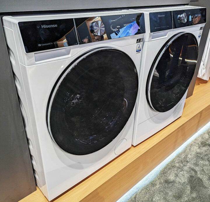 Vask og tørk i Hisenses 7S-serie, som bruker kunstig intelligens (KI). Foto: Stian Sønsteng