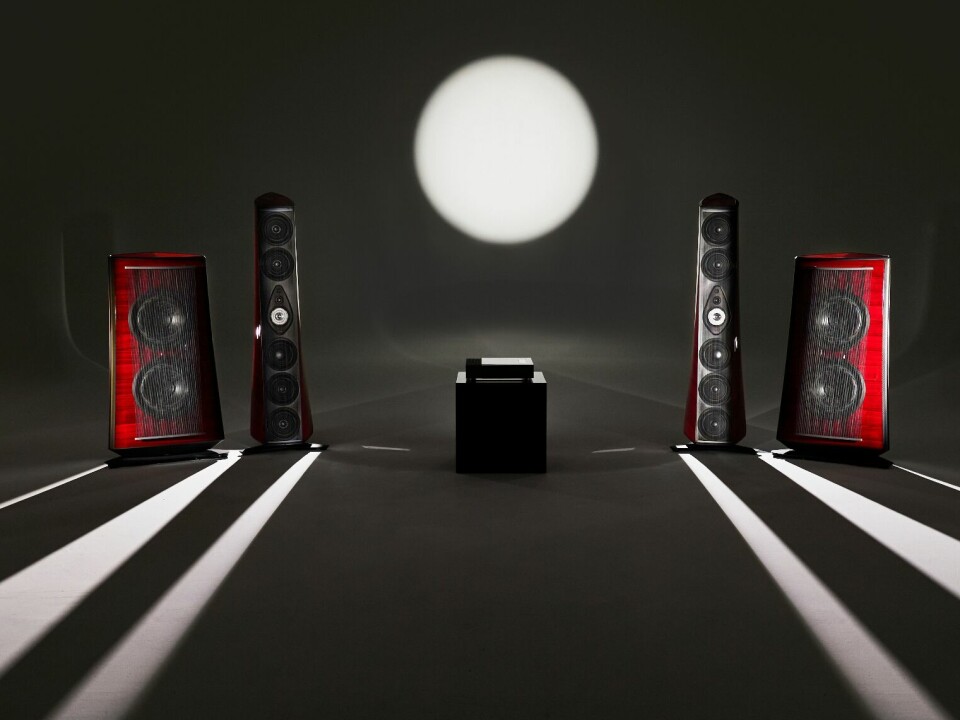 Sonus Faber lanserer sitt nye høyttalersystem, Suprema, som består av to hovedhøyttalere, to subwoofere og et elektronisk delefilter. Pris: 750.000 dollar