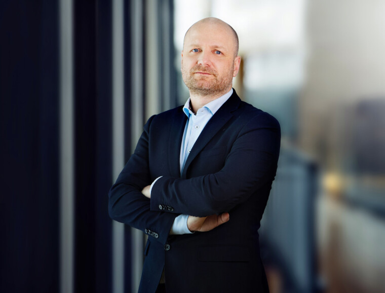 FLERE TYVTITTER PÅ TV