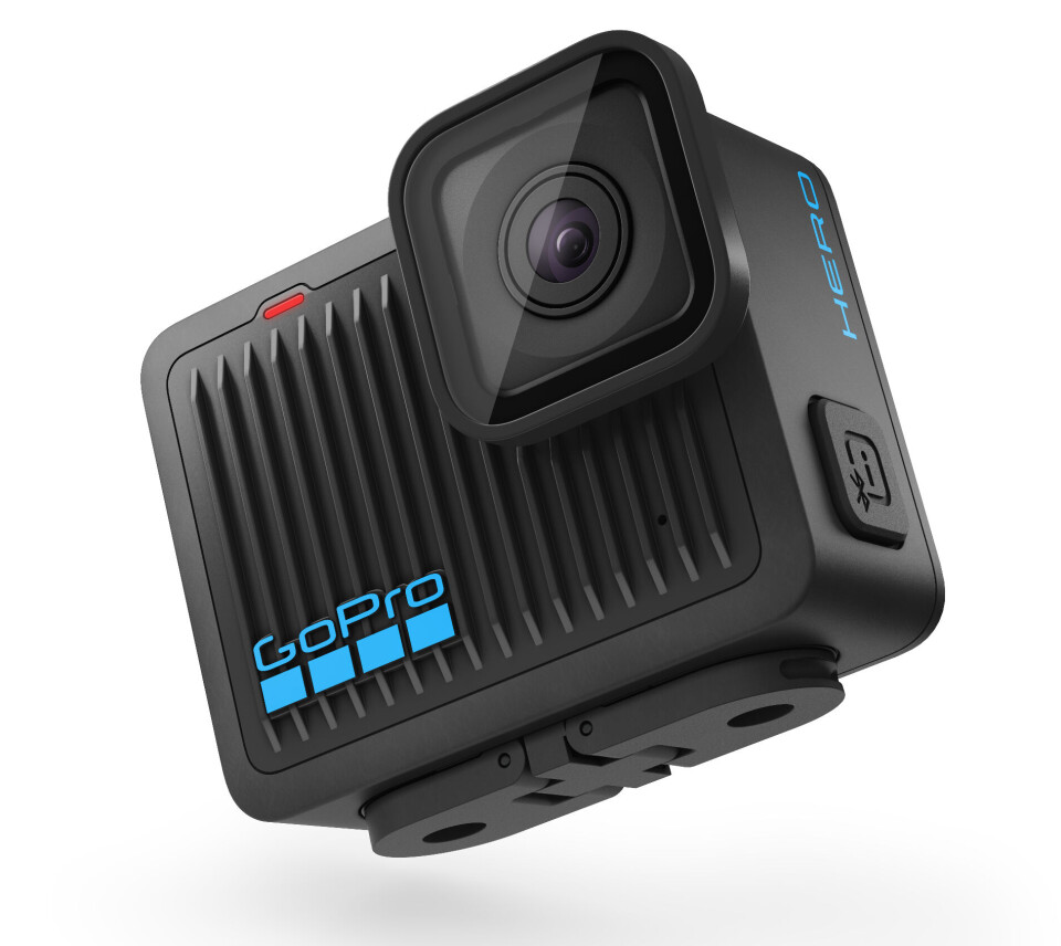 GoPro Hero er «Årets foto-/videoprodukt 2024/2025». Det minste GoPro-kameraet med skjerm til nå. Fagjuryen legger vekt på at dette er et godt priset innstegsprodukt, med tilgang til GoPros øvrige tilbehør. Kameraet veier 86 gram, og er 35 prosent mindre enn Hero13 Black. Pris: 2.800,-