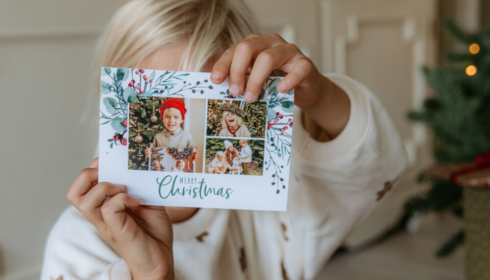 Et julekort med personlige bilder er en hilsen som varer, ifølge bildebransjen. Foto: Cewe Japan Photo
