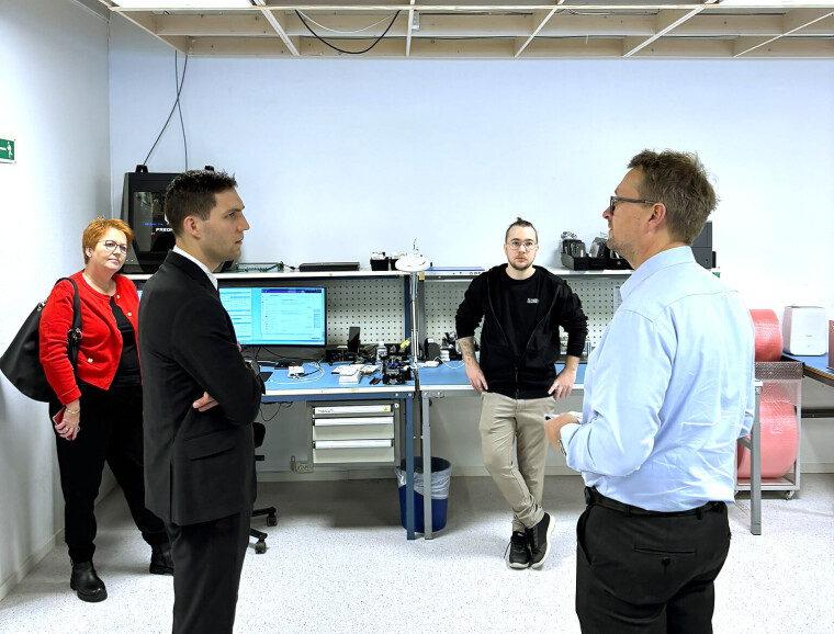 BER IGJEN OM MOMSKUTT