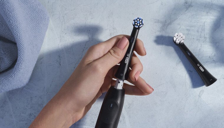 ORAL-B IO2
