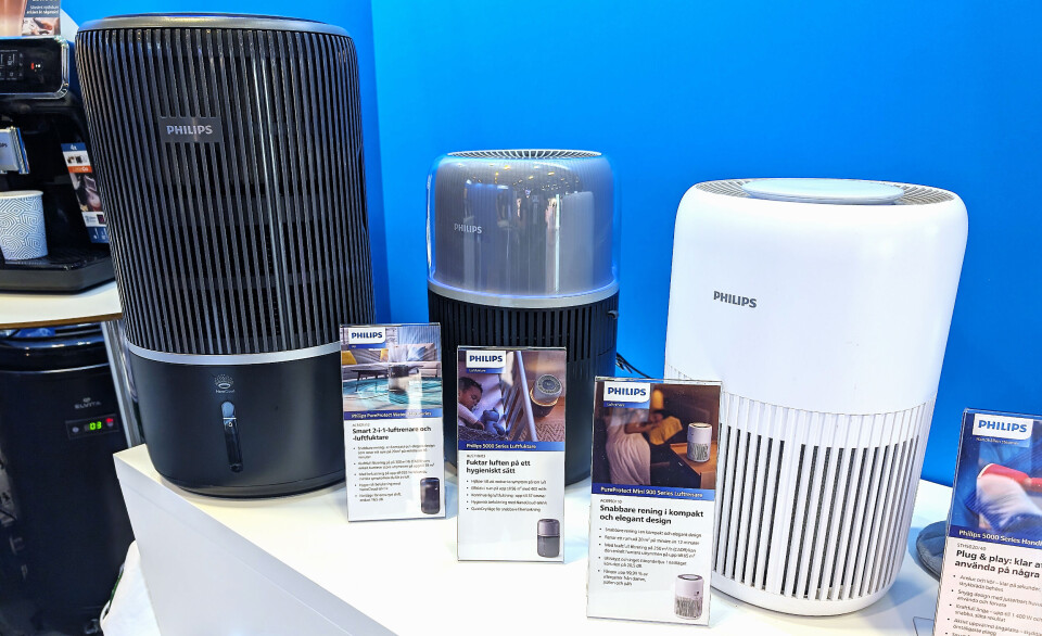 Philips viser luftrensere, luftfuktere, og kombimaskinen Philips PureProtect Water 3400. Foto: Stian Sønsteng