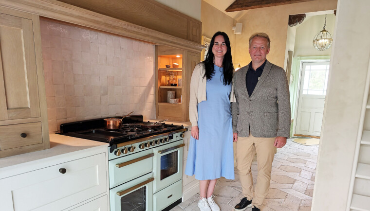 STOR BRITE I NORSK MINIHUS