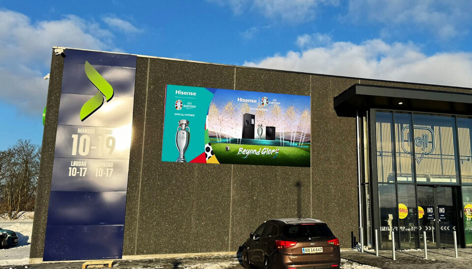 Hisense annonserer på en av Elgigantens butikker i Danmark. Foto: Elkjøp